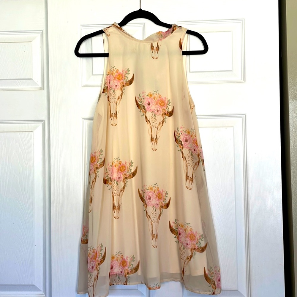 WINDSOR Size medium flowy dress